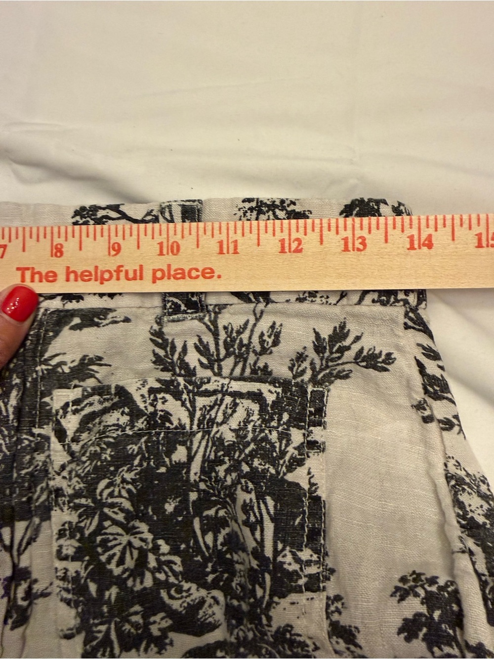 Joie White Linen Pants with Black Toile Print - Picture 5 of 5